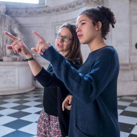 Teen family mother pointing nave